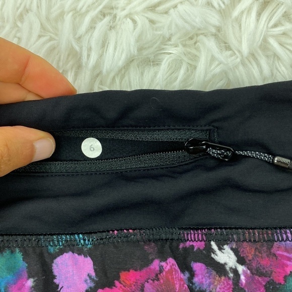 Lululemon Hotty Hot Skirt II Mini Midnight Bloom Black Deep Fuschia / Black - Picture 8 of 8